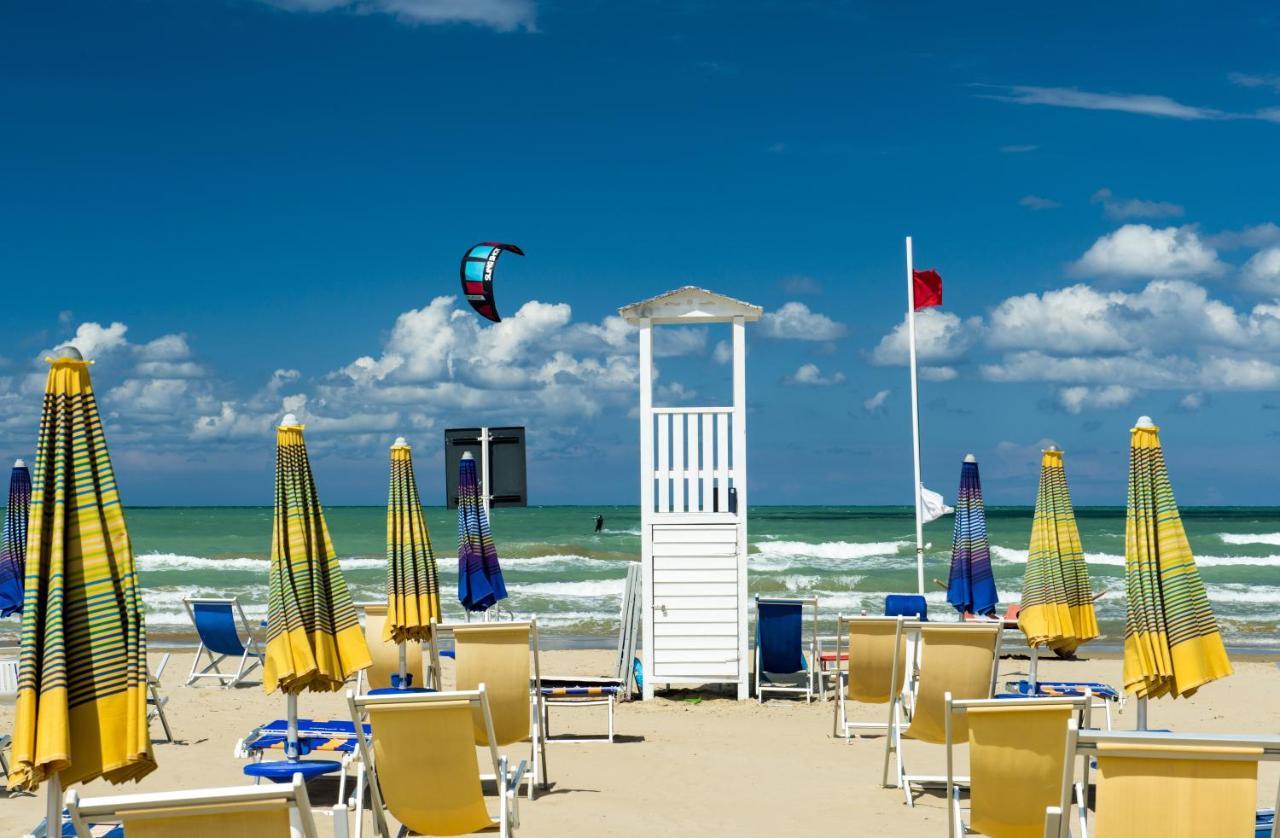 Hotel Holiday Vasto Kültér fotó