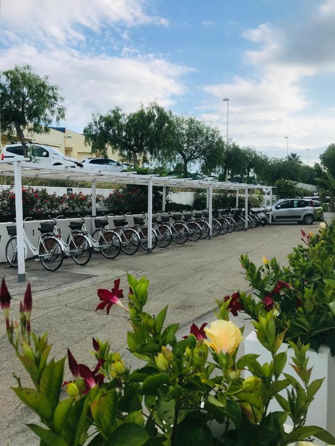 Hotel Holiday Vasto Kültér fotó