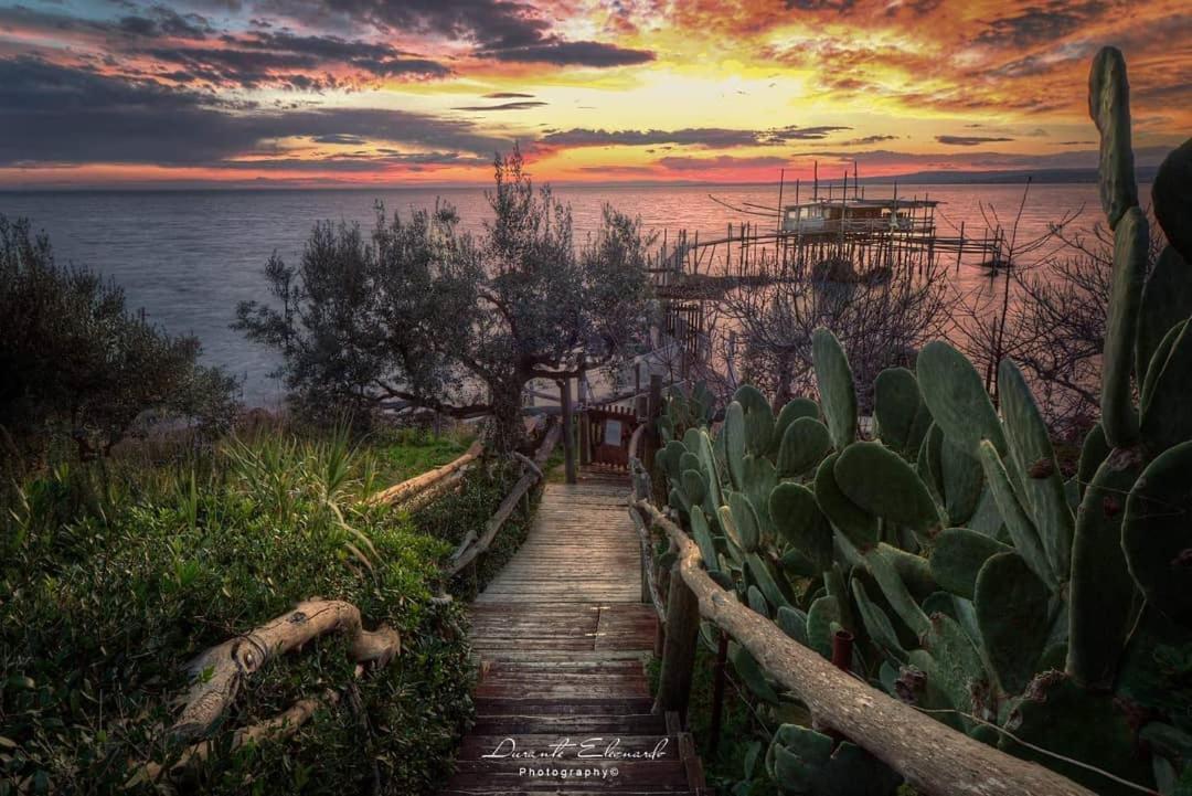 Hotel Holiday Vasto Kültér fotó