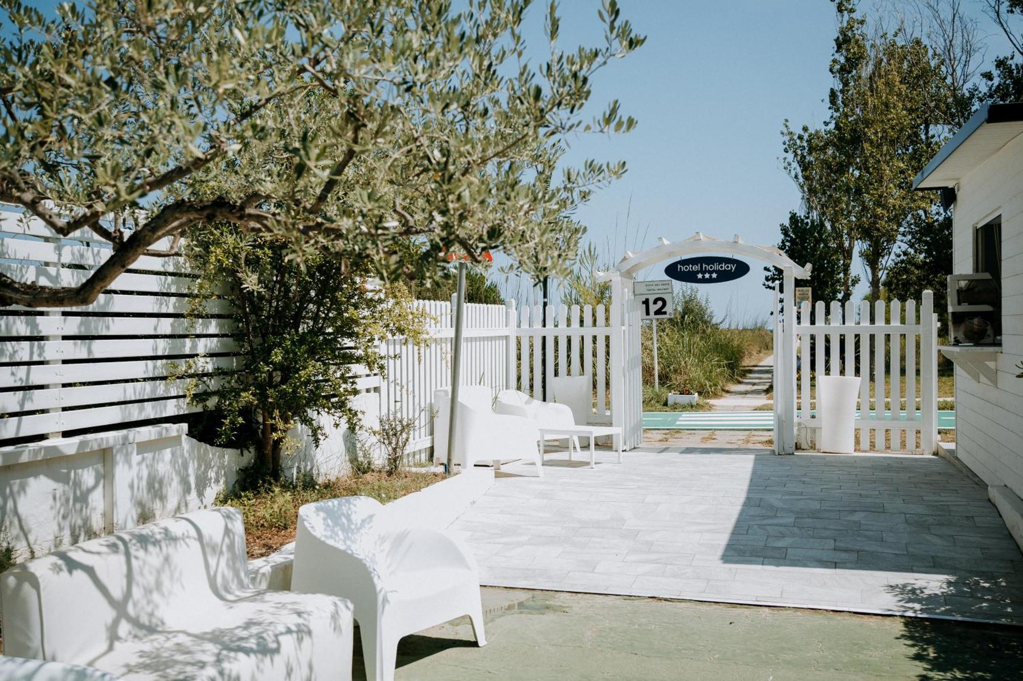 Hotel Holiday Vasto Kültér fotó
