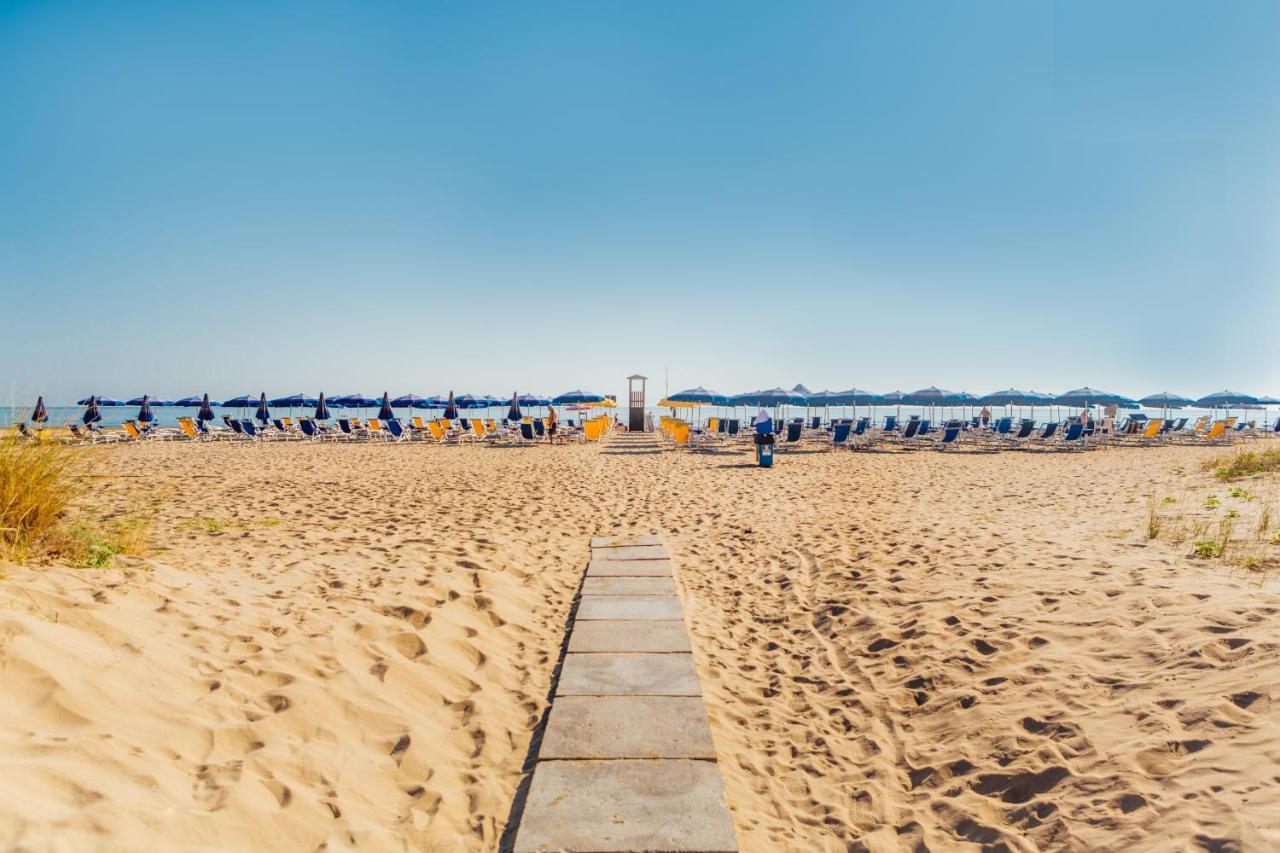 Hotel Holiday Vasto Kültér fotó