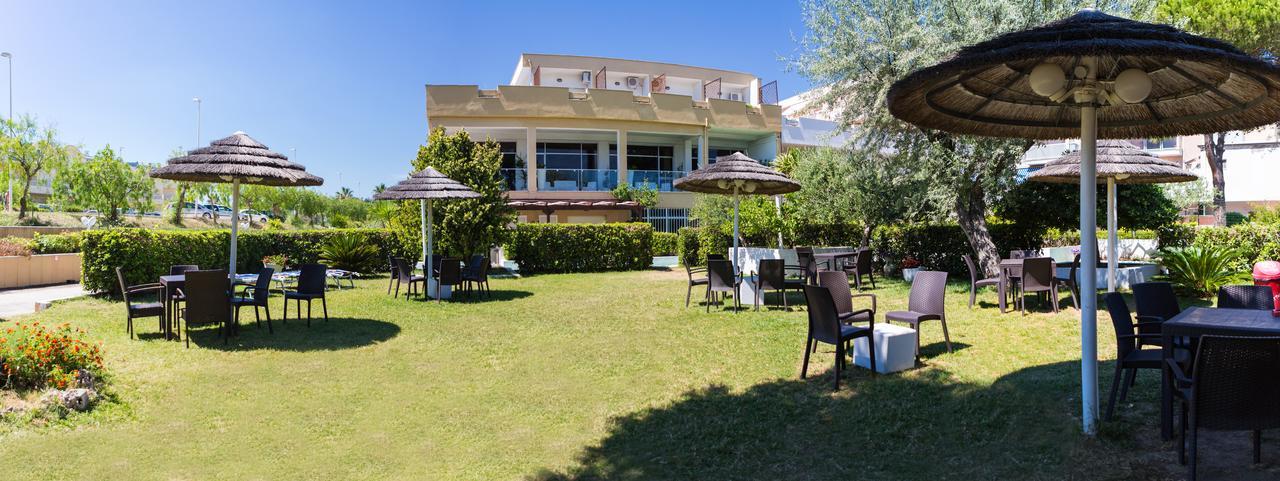 Hotel Holiday Vasto Kültér fotó