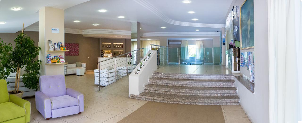 Hotel Holiday Vasto Kültér fotó
